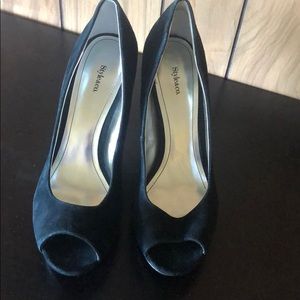 Black open toe velvet heels